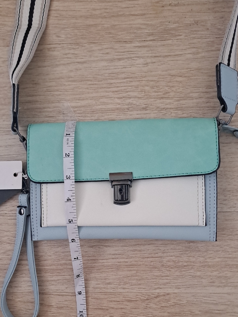 Isabelle Koolee Mint and Cream Wristlet Clutch - Picture 4 of 7